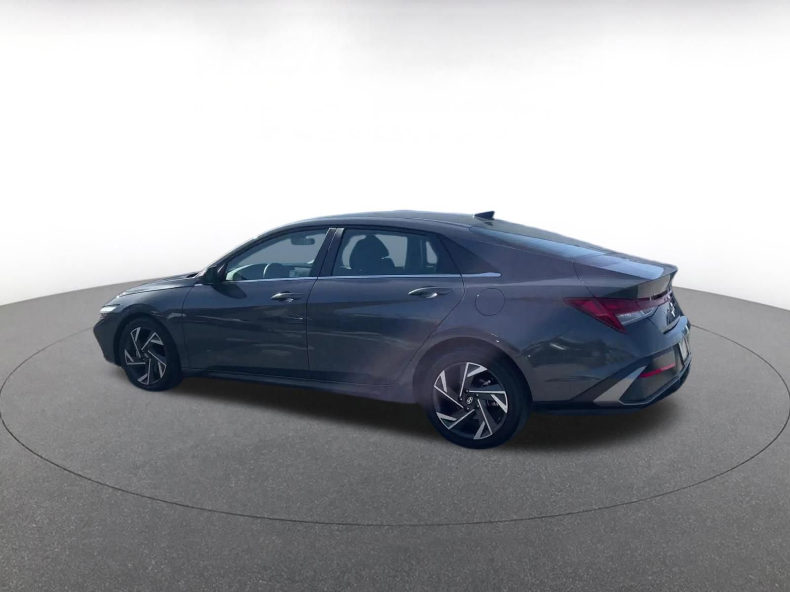 Used 2025 Hyundai Elantra SEL FWD image 10