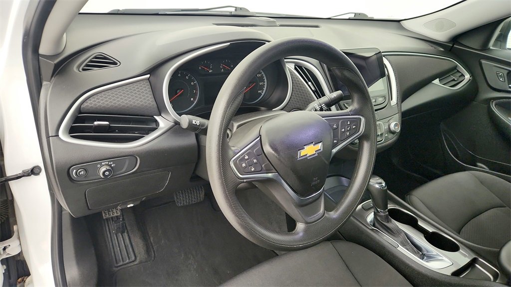 Used 2019 Chevrolet Malibu LS image 16