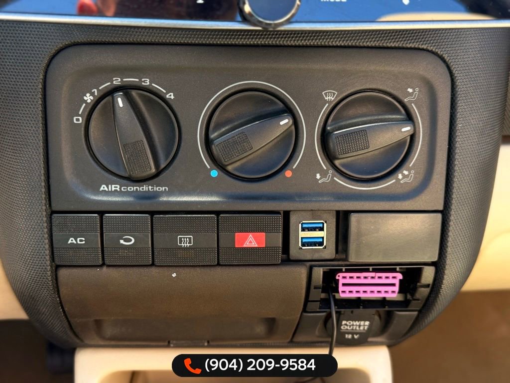 Used 2001 Volkswagen Cabrio GL image 20