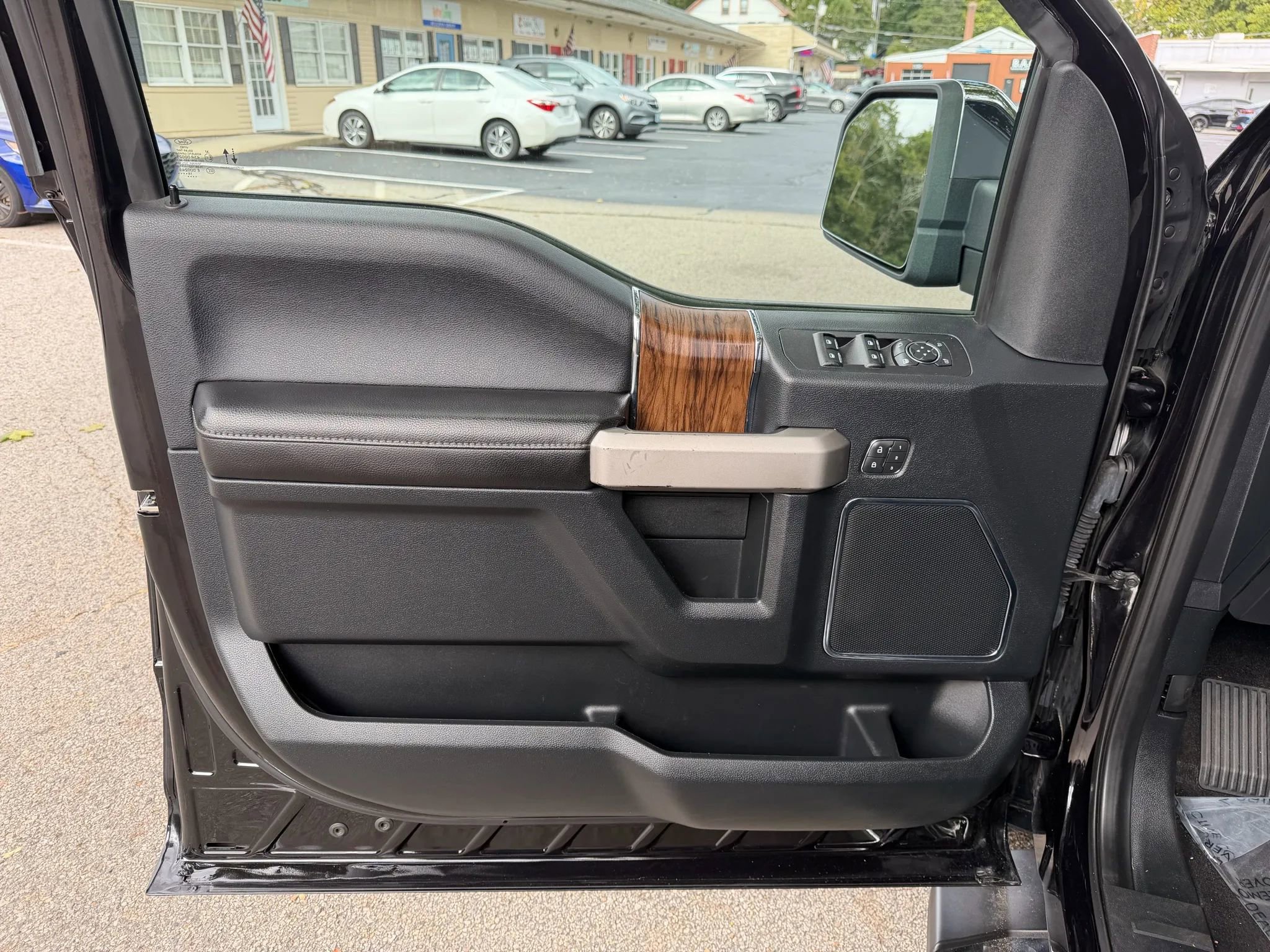 Used 2019 Ford F150 Lariat image 20