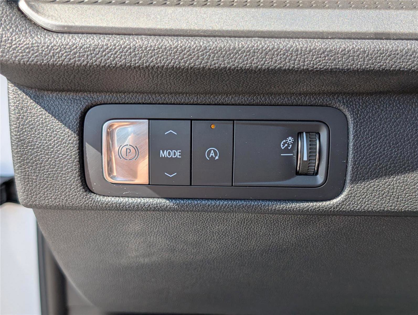 Used 2025 Chevrolet Traverse LT image 23