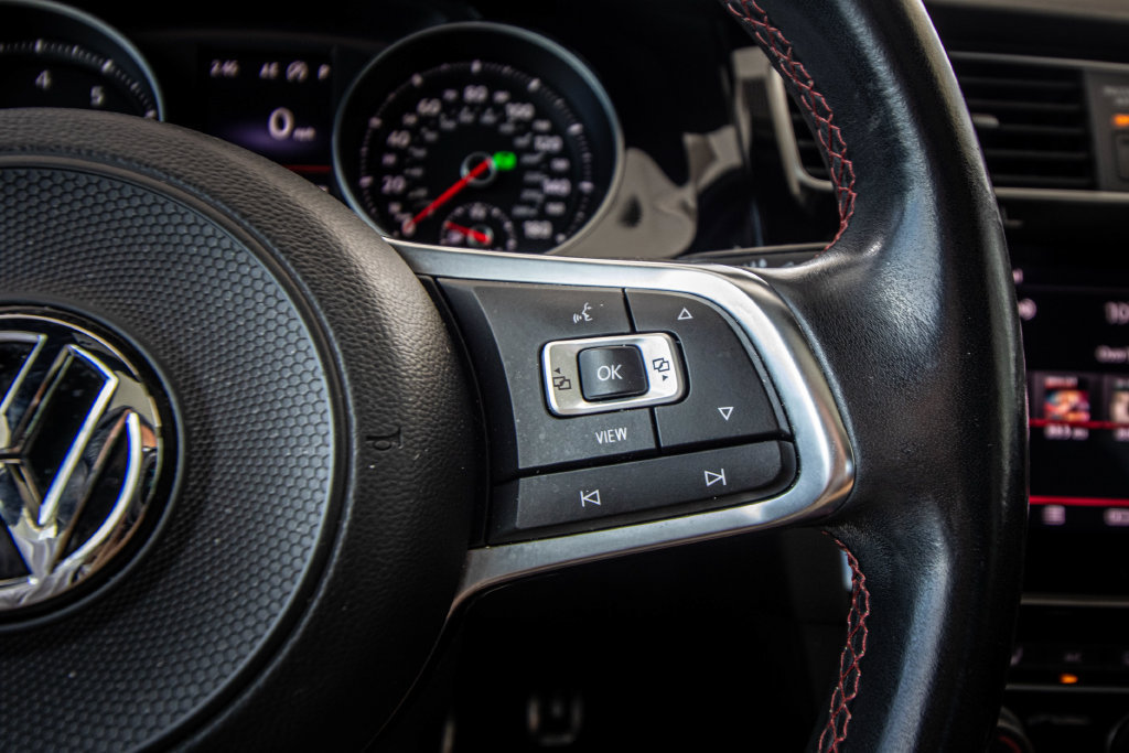 Used 2019 Volkswagen GTI SE FWD image 38