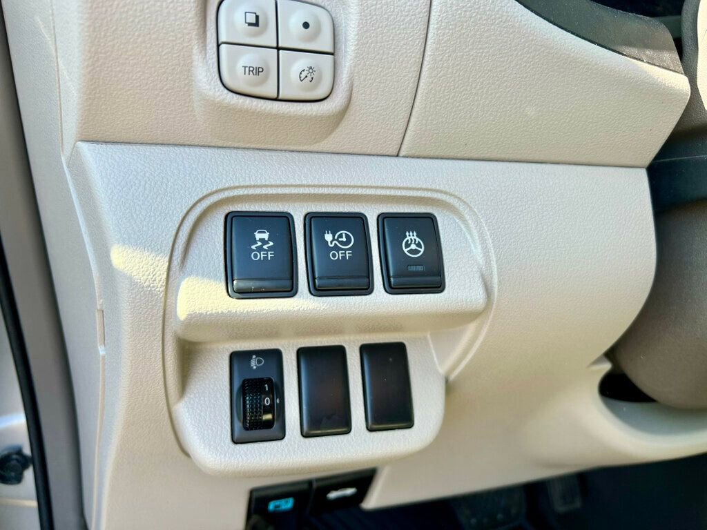 Used 2012 Nissan Leaf SL image 17