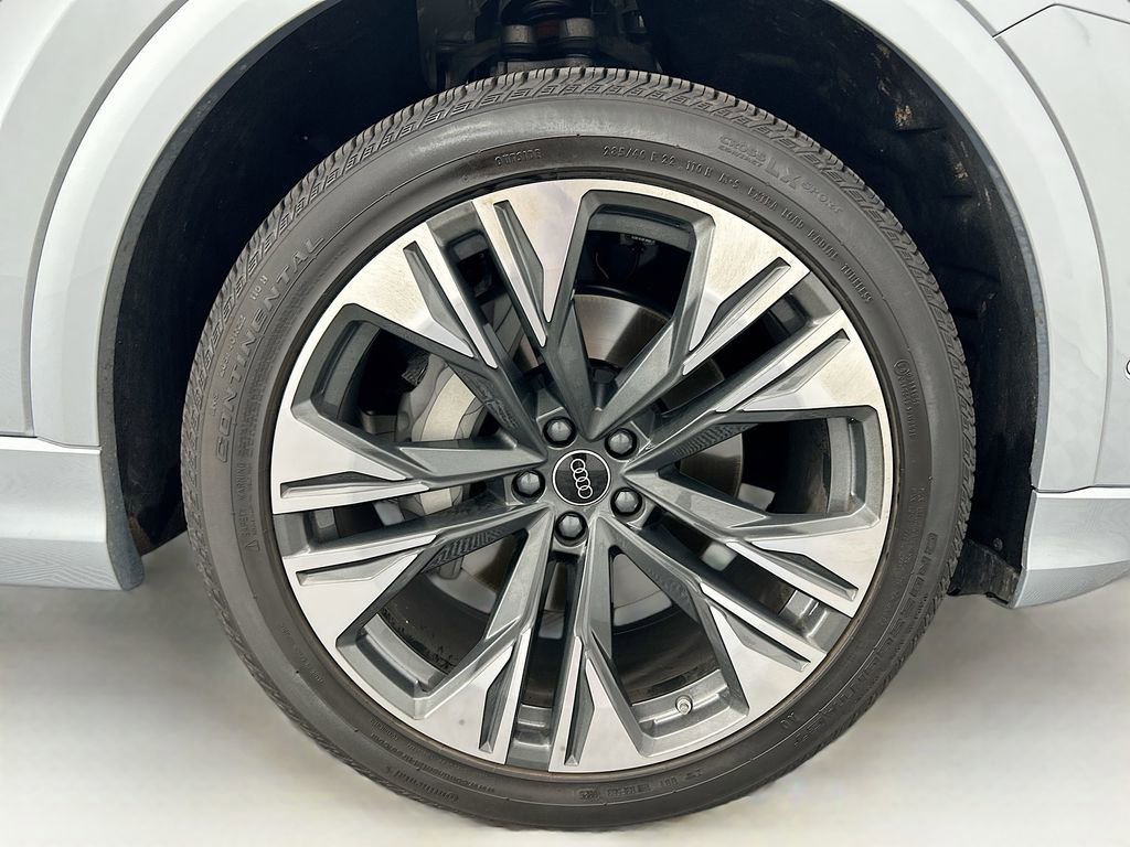 Certified 2025 Audi Q8 Premium Plus w/ Premium Plus Package image 31