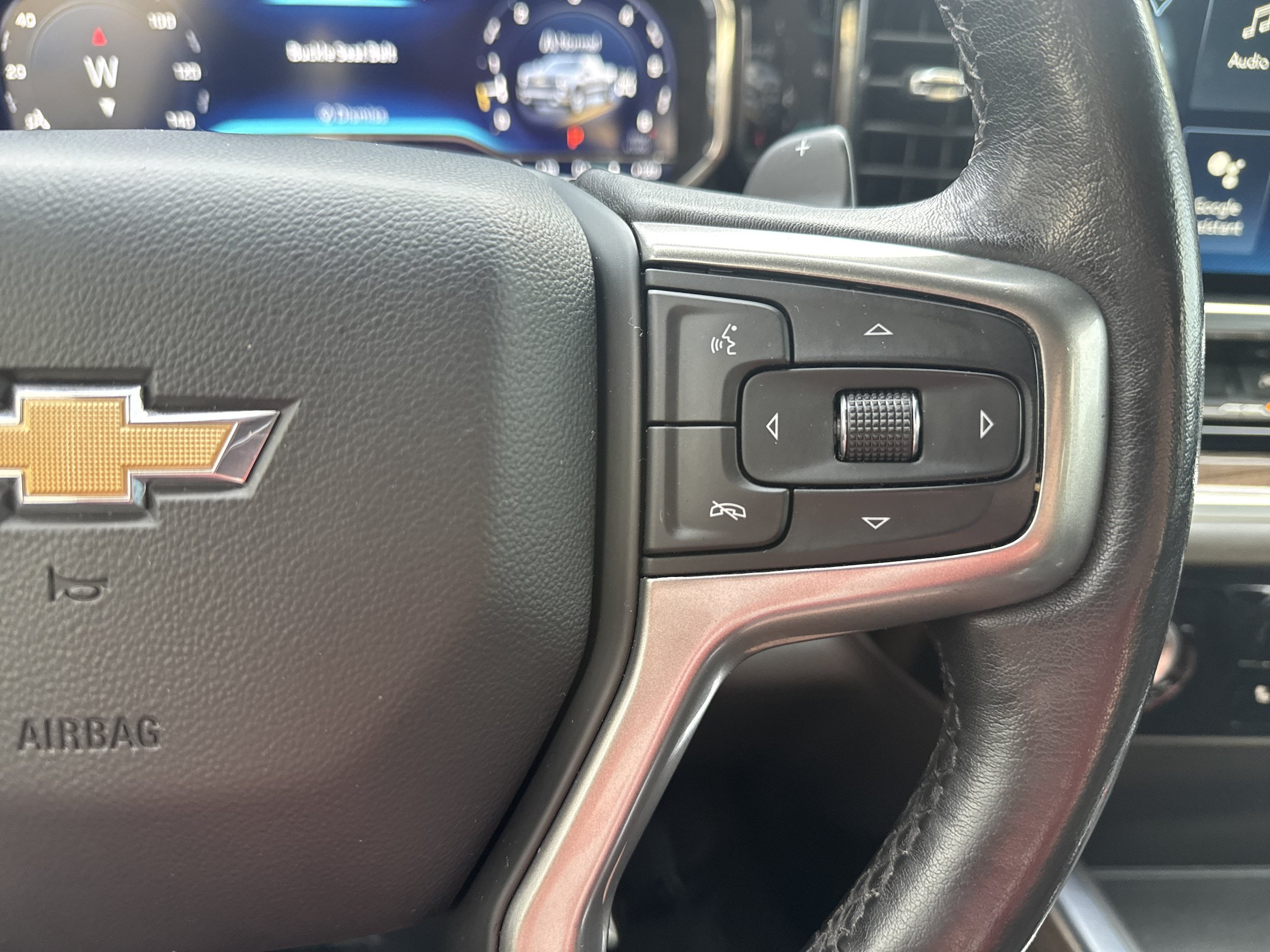 Used 2022 Chevrolet Silverado 1500 LT AWD/4WD image 22