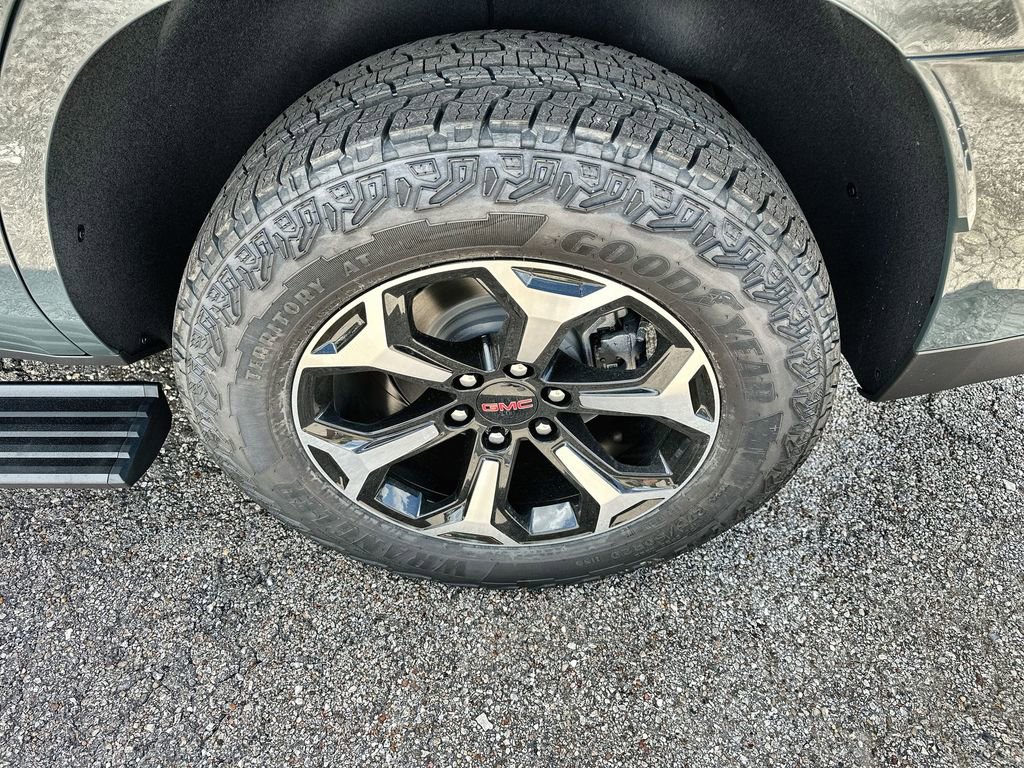 New 2026 GMC Yukon AT4 image 12