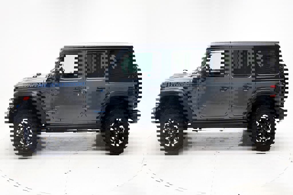 Used 2025 Jeep Wrangler Unlimited Rubicon 4xe w/ Convenience Group image 5