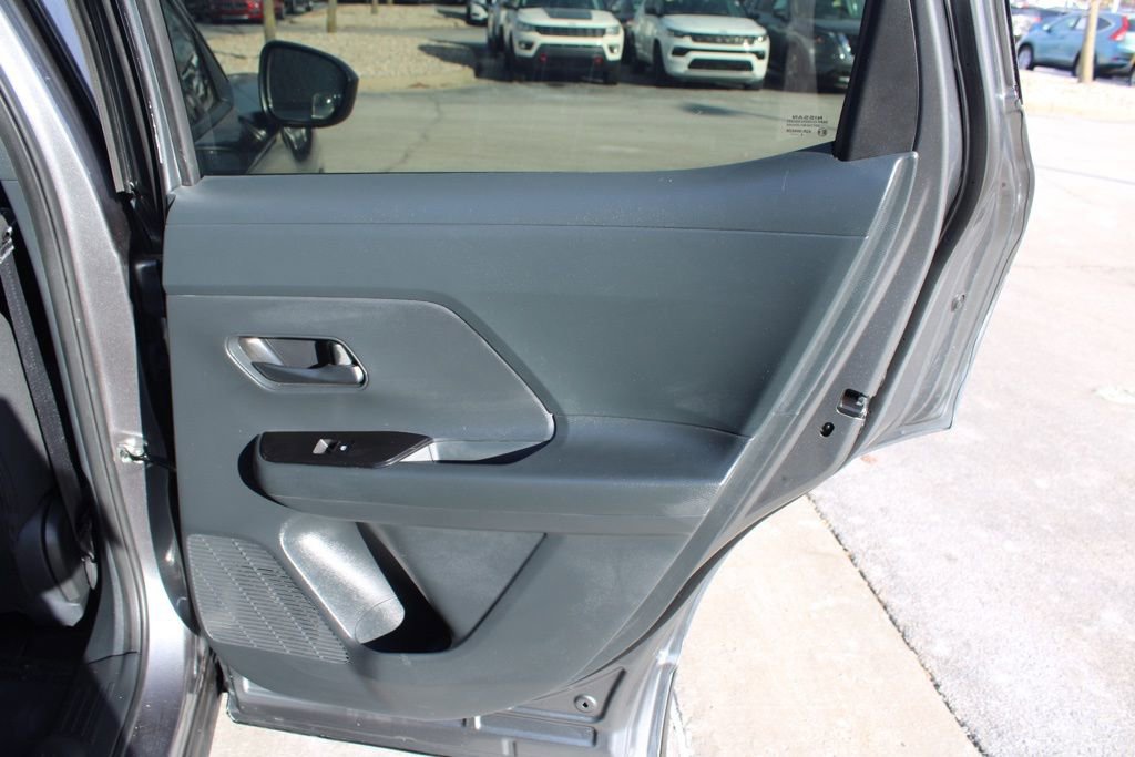 Used 2025 Nissan Kicks S image 22