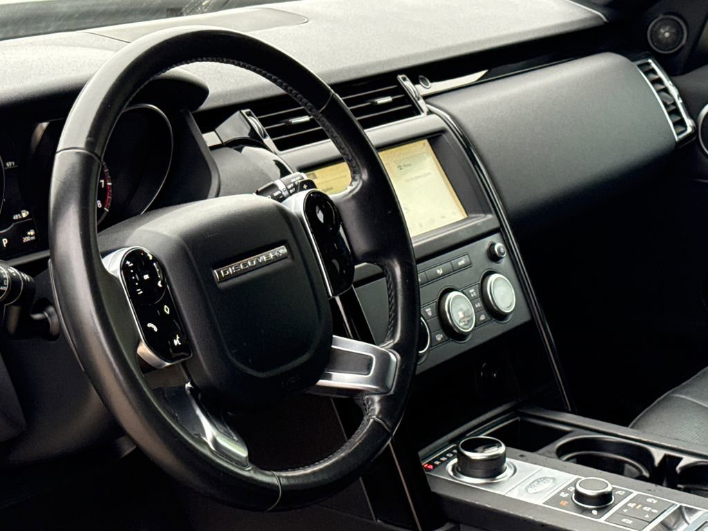 Used 2019 Land Rover Discovery SE AWD/4WD image 16