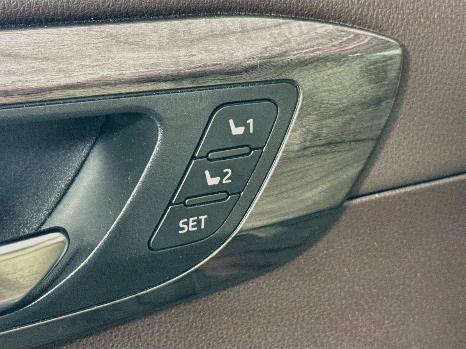 Certified 2021 Toyota Highlander Limited FWD image 32