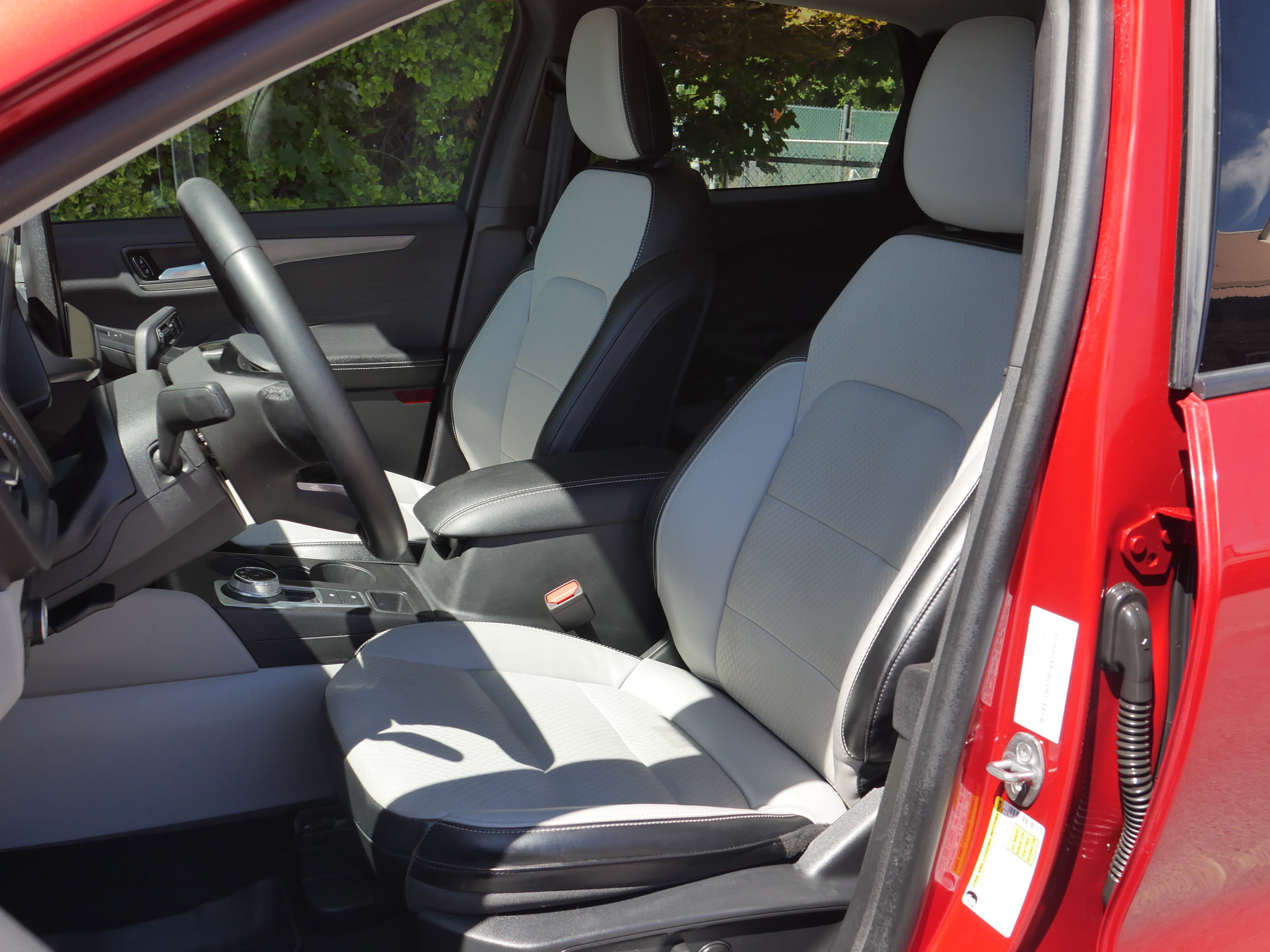 Certified 2024 Ford Escape SE FWD image 31