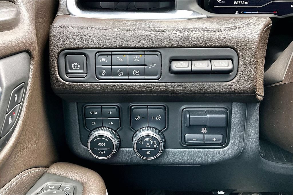 Used 2022 GMC Yukon Denali w/ Denali Premium Package AWD/4WD image 15