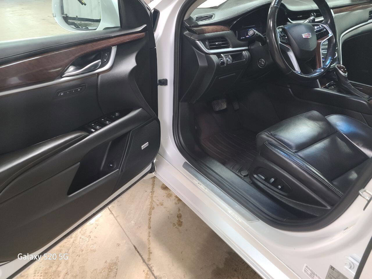 Used 2017 Cadillac XTS Luxury image 22