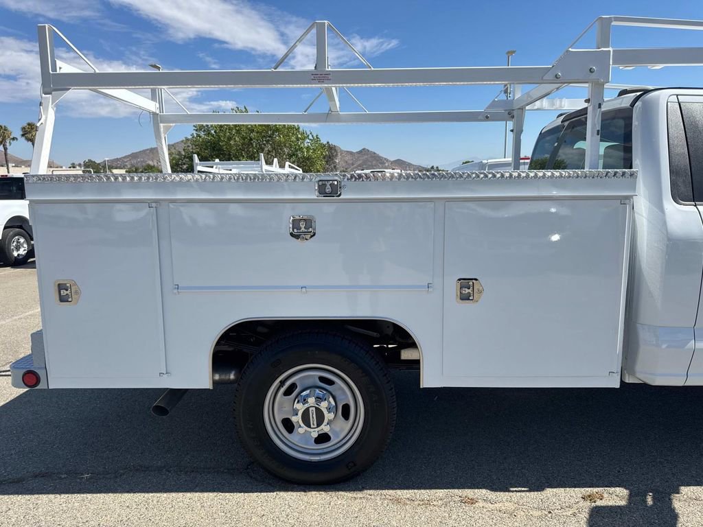 New 2025 Ford F350 XL w/ XL Chrome Package image 17