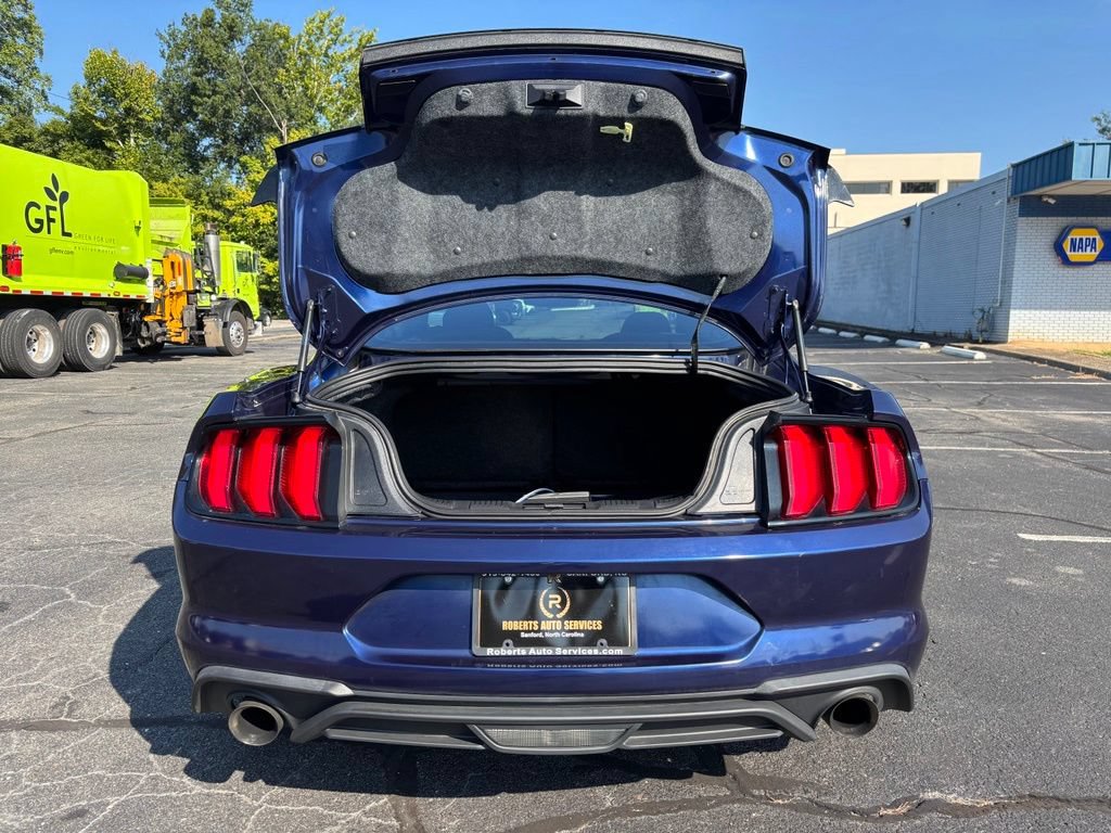 Used 2019 Ford Mustang Coupe RWD image 11