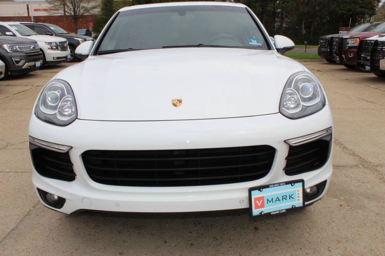 Used 2016 Porsche Cayenne AWD/4WD image 2