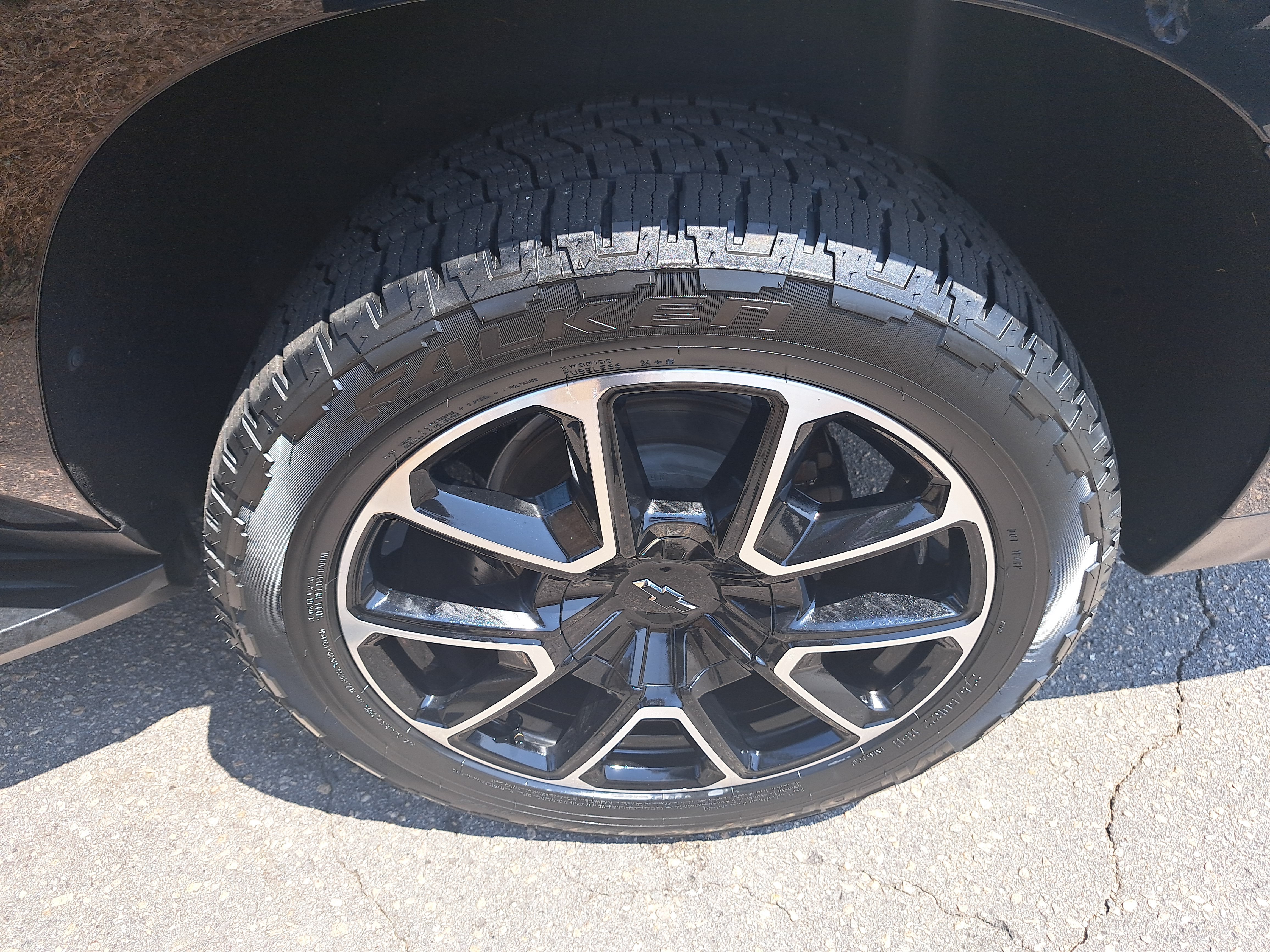 Used 2021 Chevrolet Suburban RST w/ Luxury Package AWD/4WD image 36