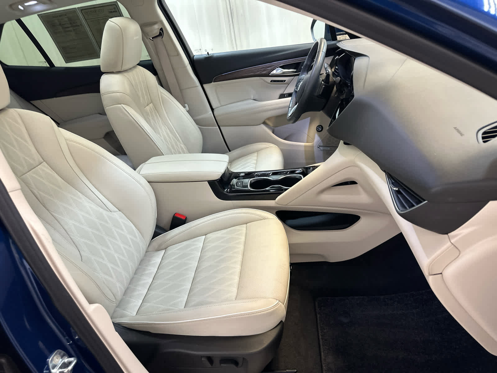 Used 2023 Buick Envision Avenir AWD/4WD image 14