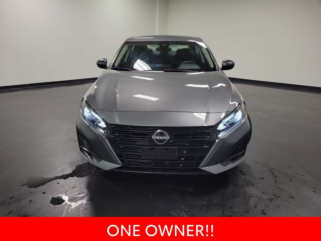 Used 2025 Nissan Altima 2.5 SV FWD image 3