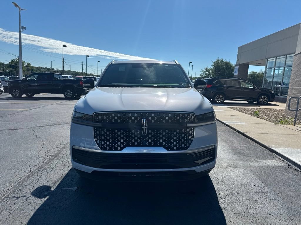 Used 2026 Lincoln Navigator Reserve AWD/4WD image 8