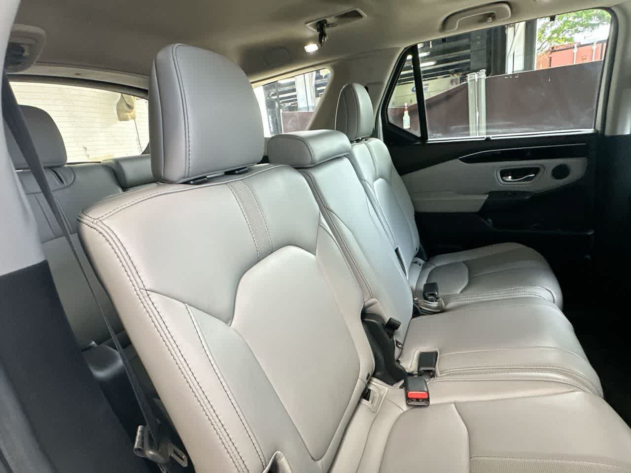 Used 2025 Honda Pilot Touring image 26