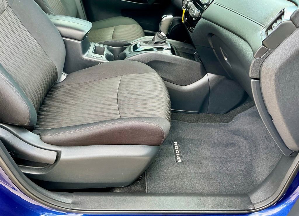 Used 2019 Nissan Rogue S w/ Special Edition Package FWD image 23