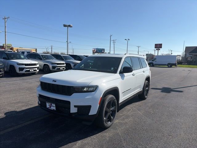 New 2025 Jeep Grand Cherokee L Altitude image 1