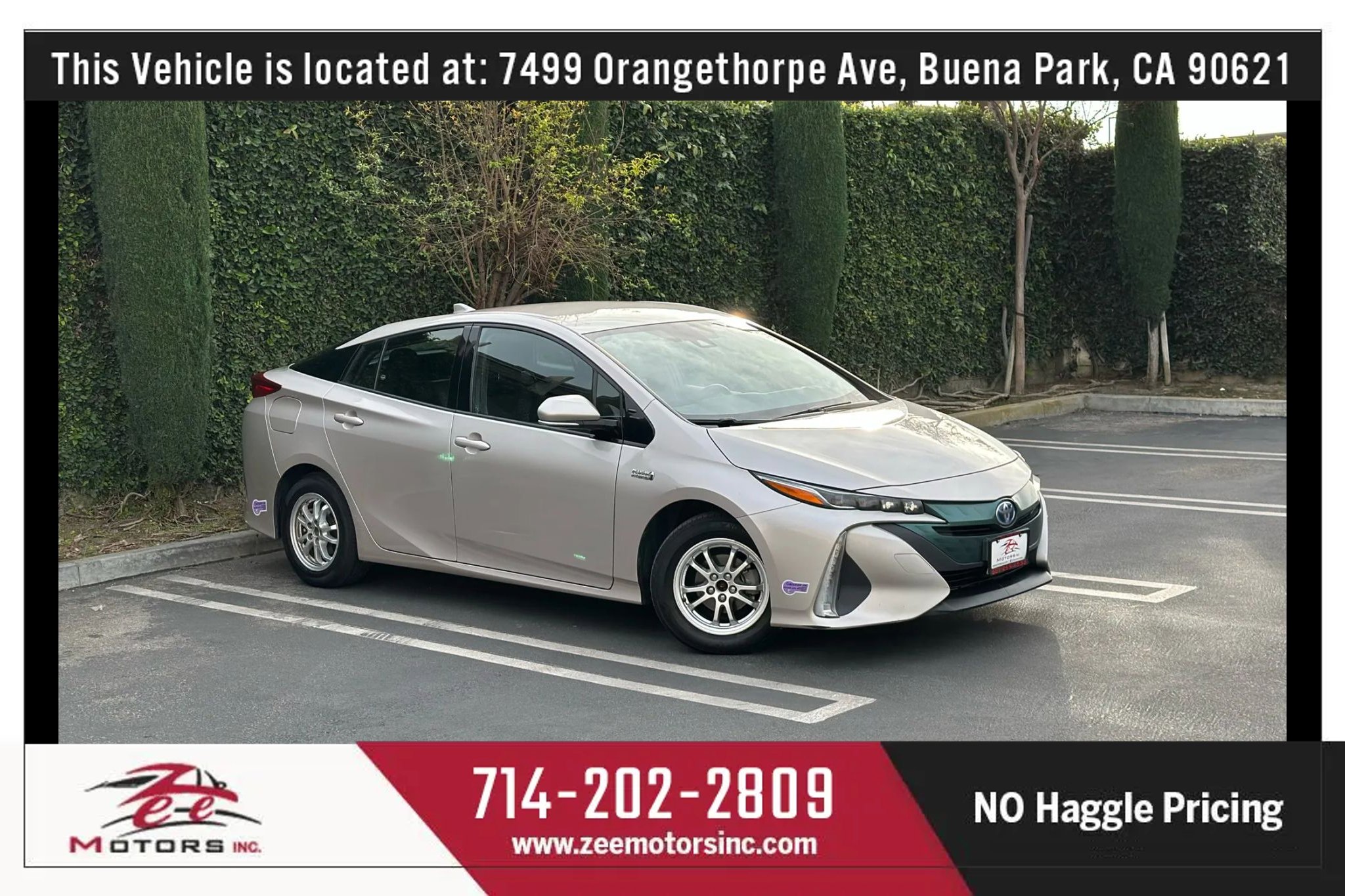 Used 2019 Toyota Prius Prime Plus w/ Carpet Mat Package FWD image 2