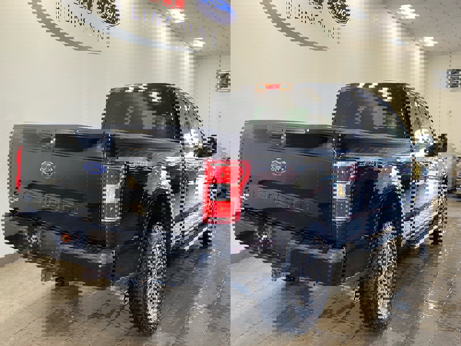 Used 2018 Ford F150 XLT w/ Equipment Group 301A Mid image 7