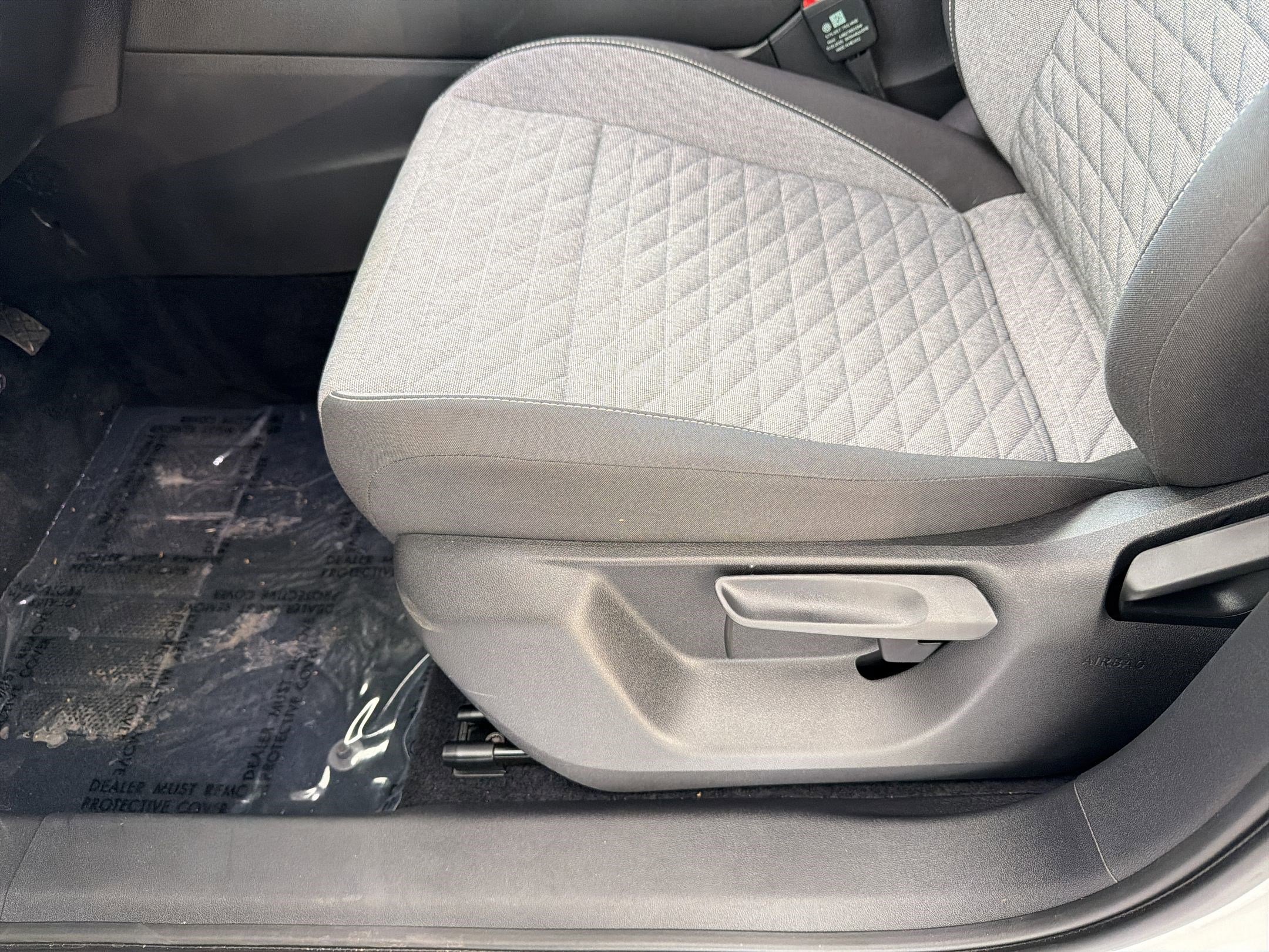 Used 2025 Volkswagen Tiguan S image 14