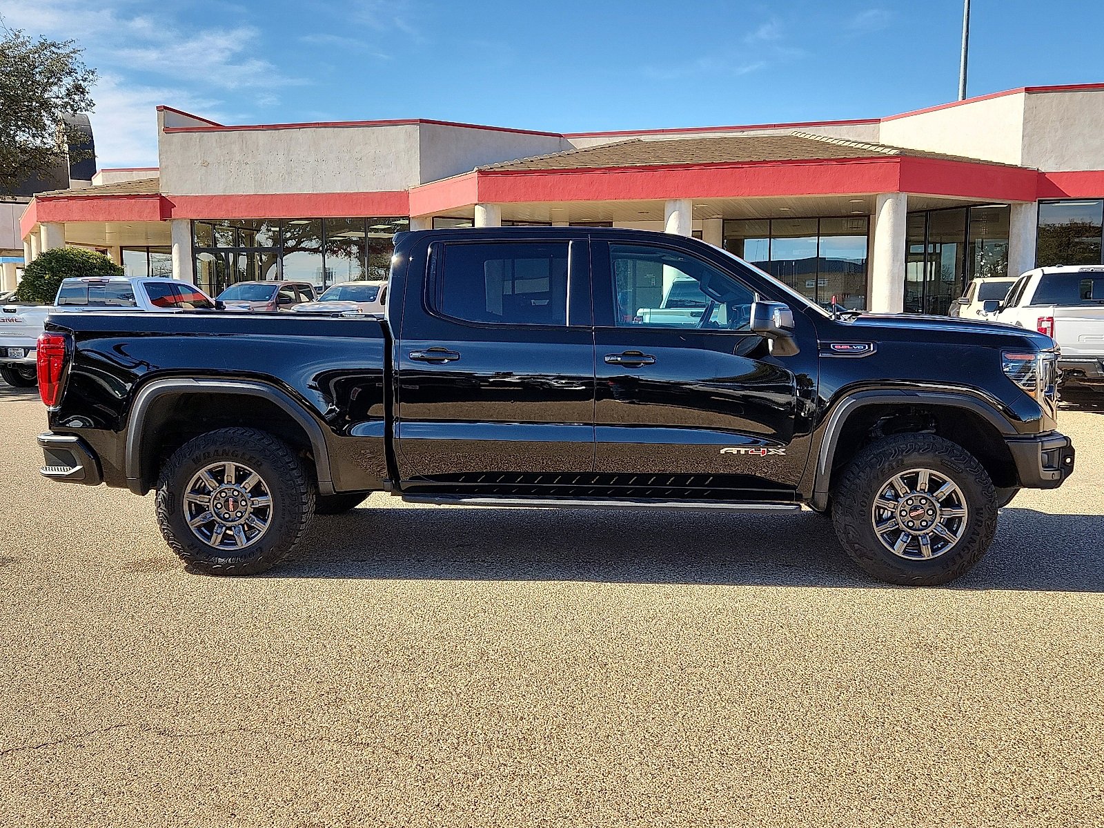 Used 2024 GMC Sierra 1500 AT4X image 5