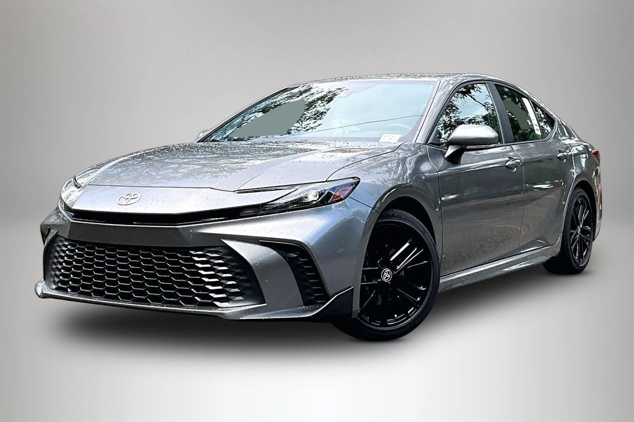 Used 2025 Toyota Camry SE w/ Multimedia Upgrade Package