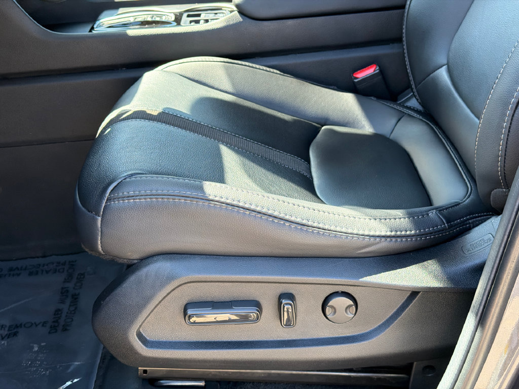 Used 2025 Honda Pilot EX-L image 15