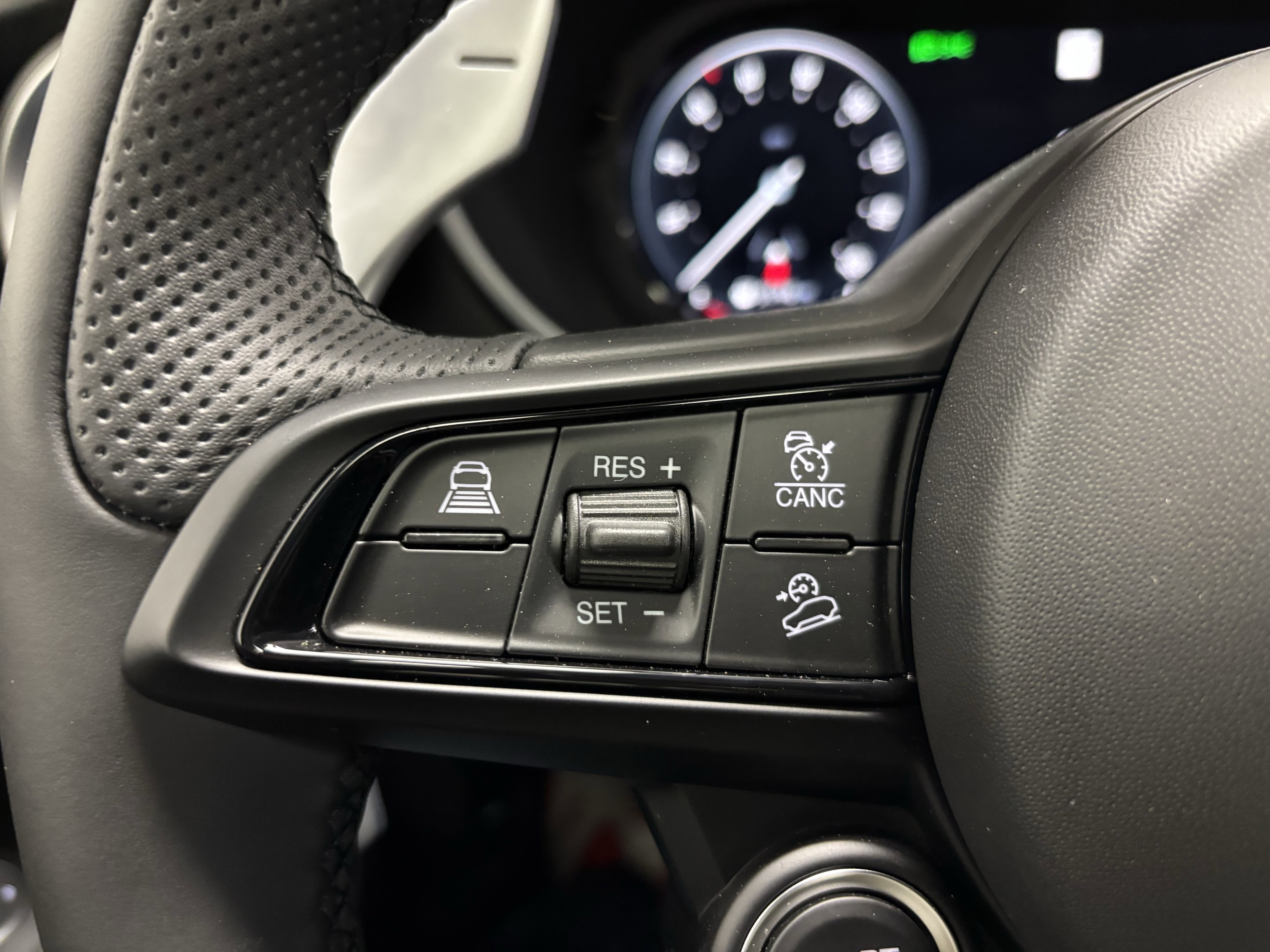 New 2025 Alfa Romeo Stelvio Sprint image 21