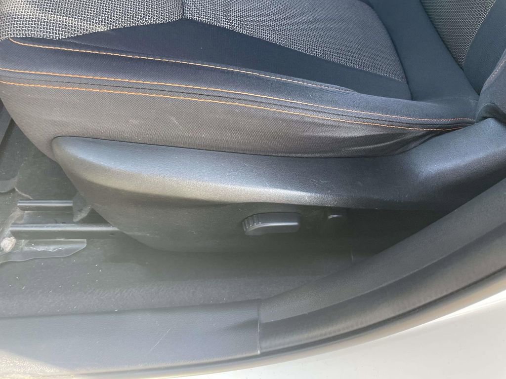 Used 2020 Subaru Crosstrek 2.0i Premium w/ Moonroof Package 2 image 29