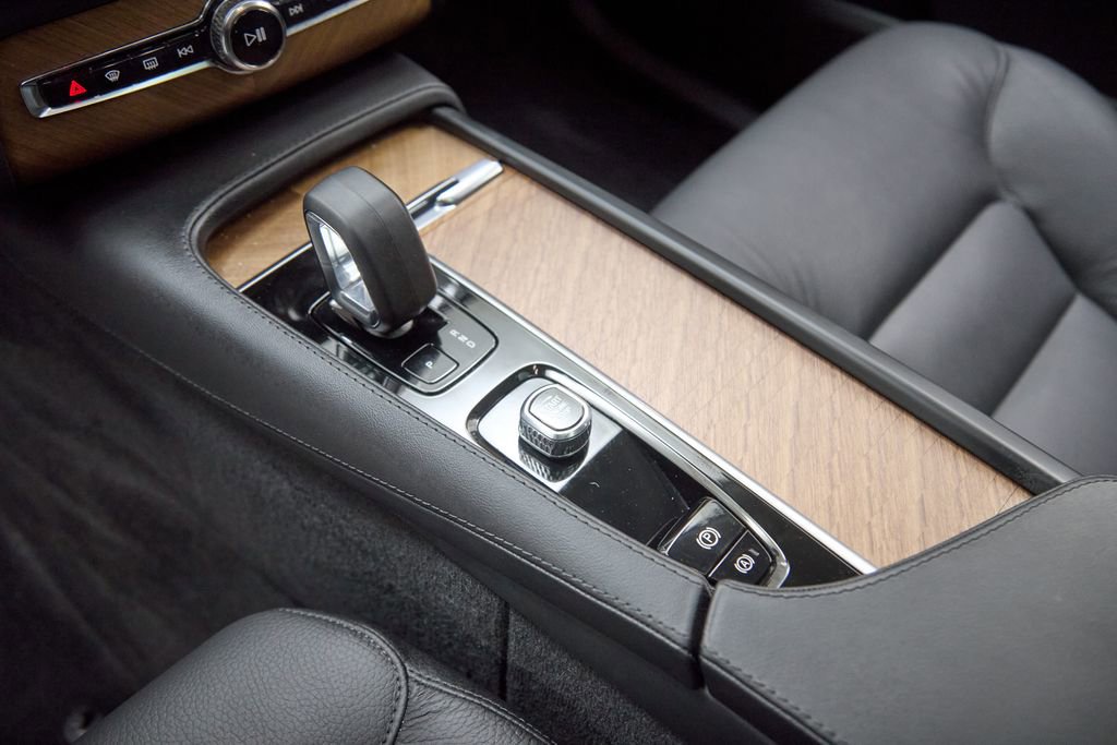 Certified 2023 Volvo XC90 B6 Plus w/ Protection Package Premier image 19