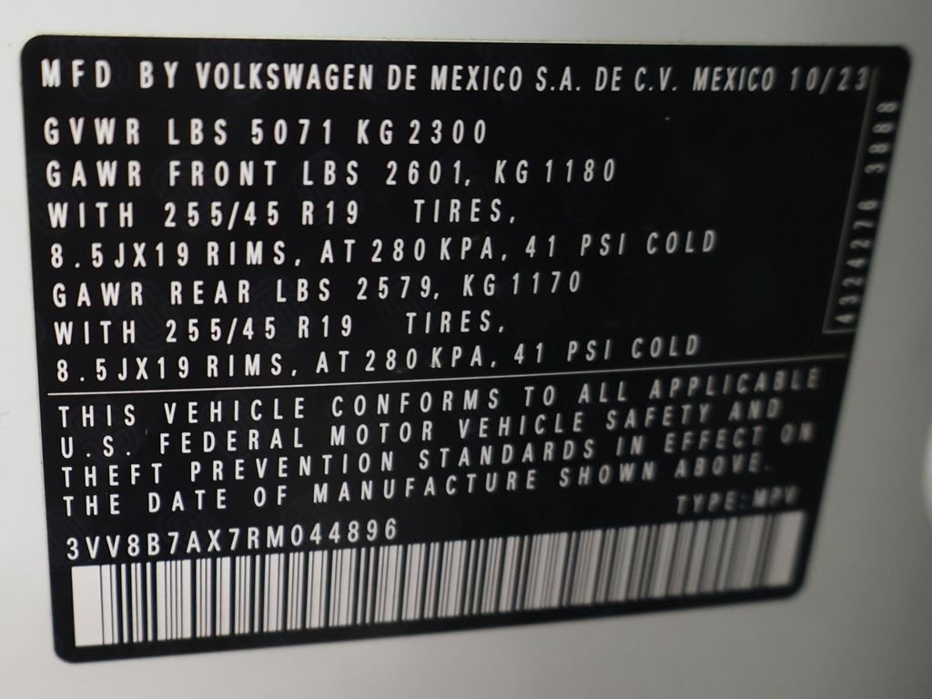 Used 2024 Volkswagen Tiguan SE R-Line AWD/4WD image 54