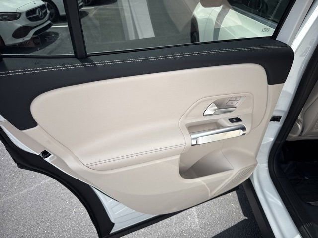 New 2025 Mercedes-Benz GLB 250 image 13