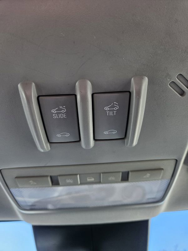 Used 2018 Chevrolet Trax LT w/ Sun & Sound Package image 22