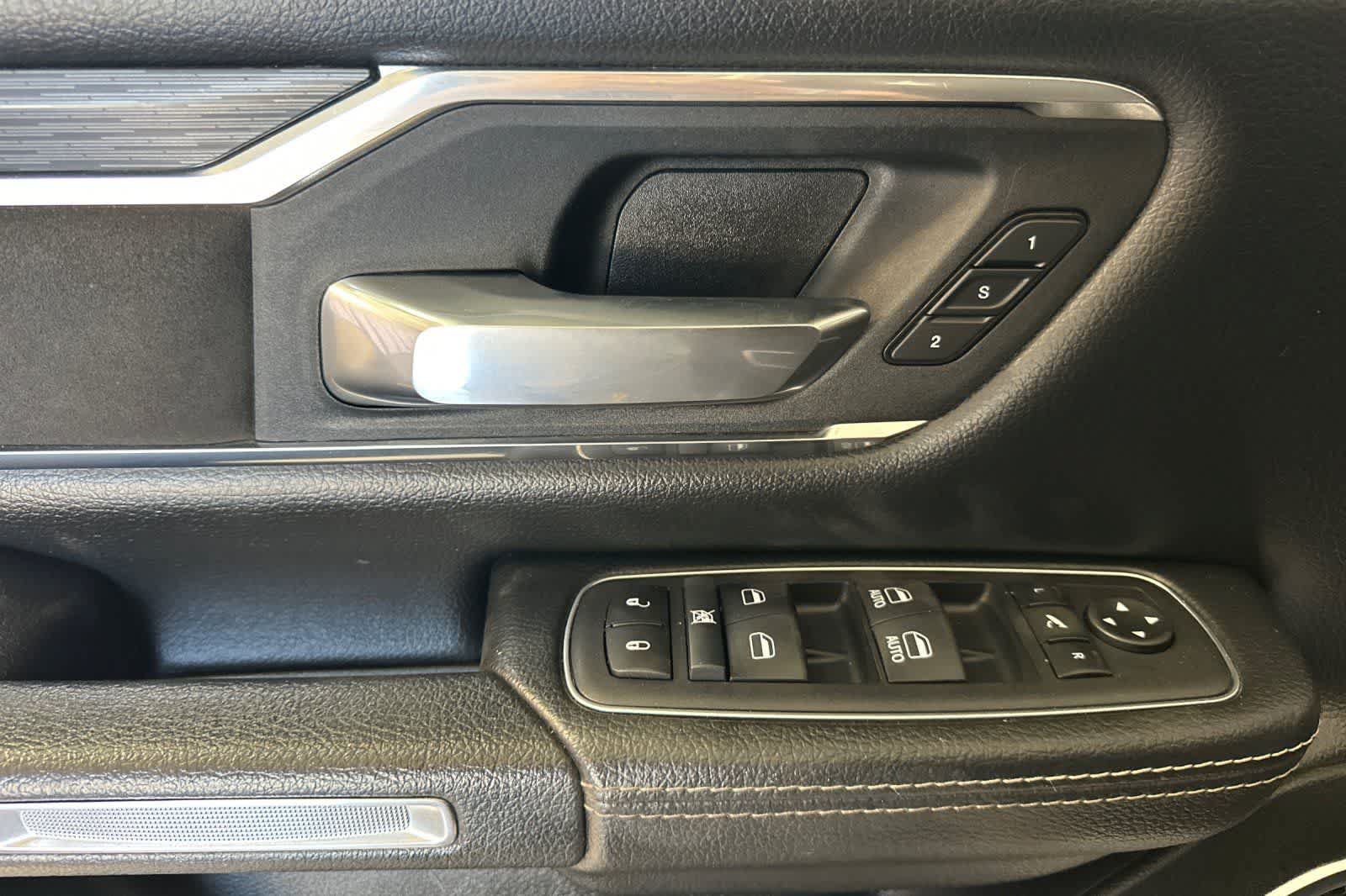 Used 2024 RAM 1500 Laramie AWD/4WD image 15