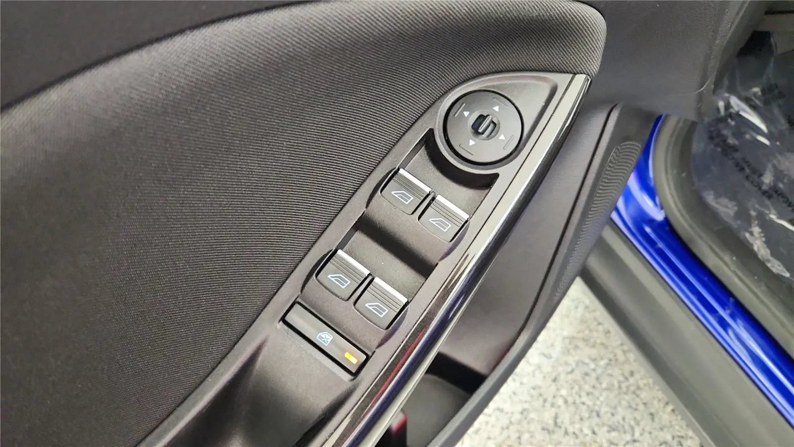 Used 2015 Ford Focus Titanium FWD image 30