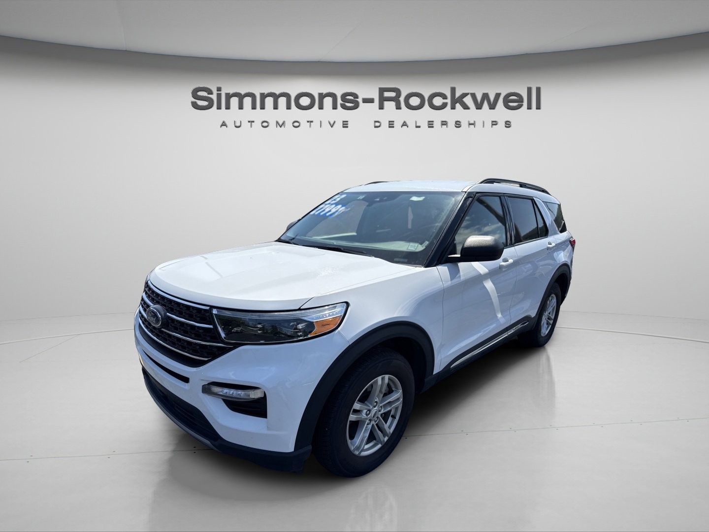 Used 2023 Ford Explorer XLT w/ Equipment Group 202A image 10