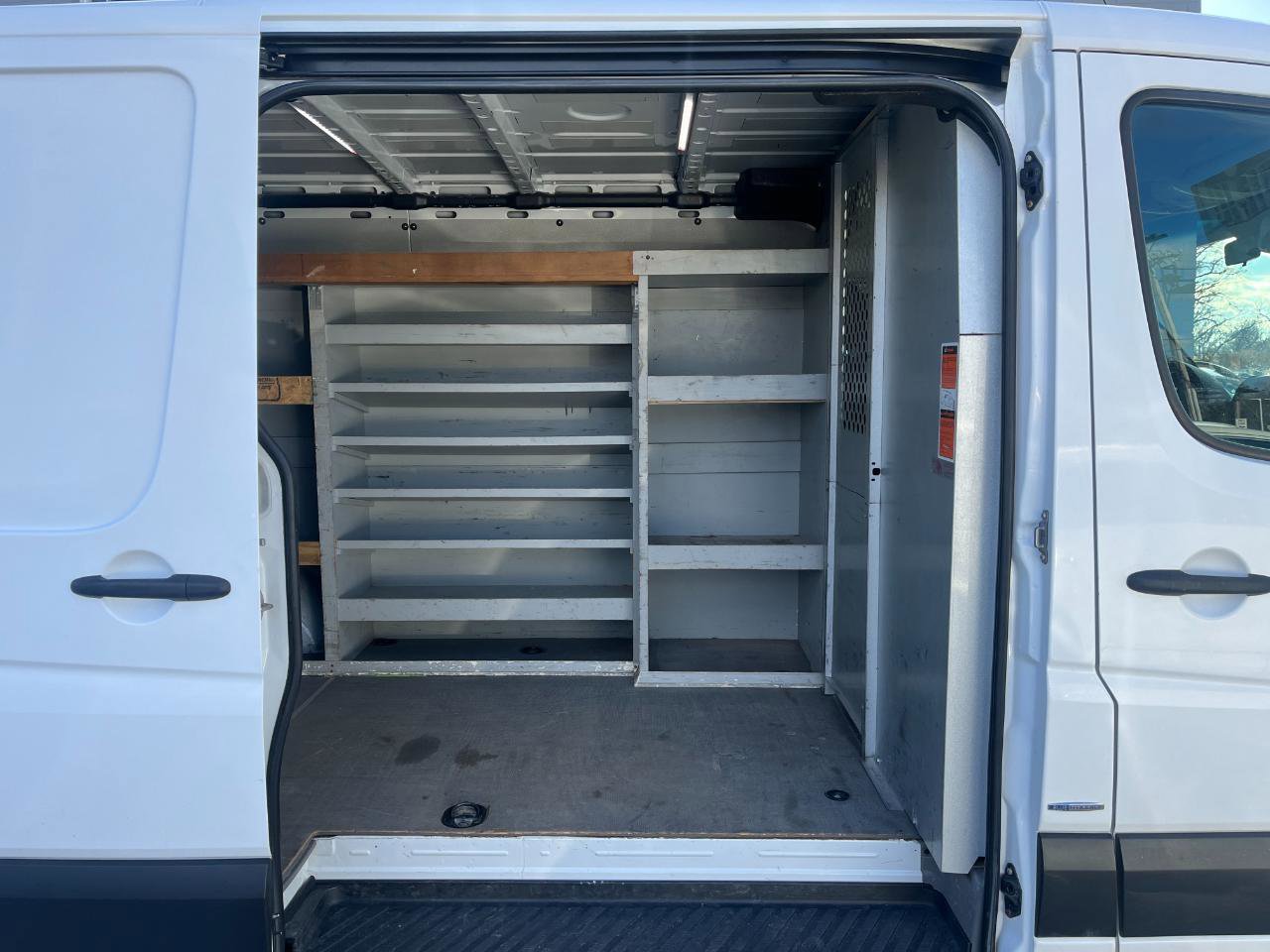 Used 2015 Mercedes-Benz Sprinter 2500 image 21