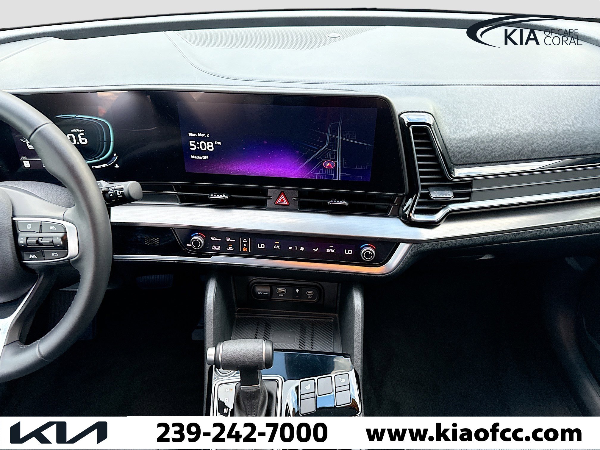 Used 2025 Kia Sportage EX image 18