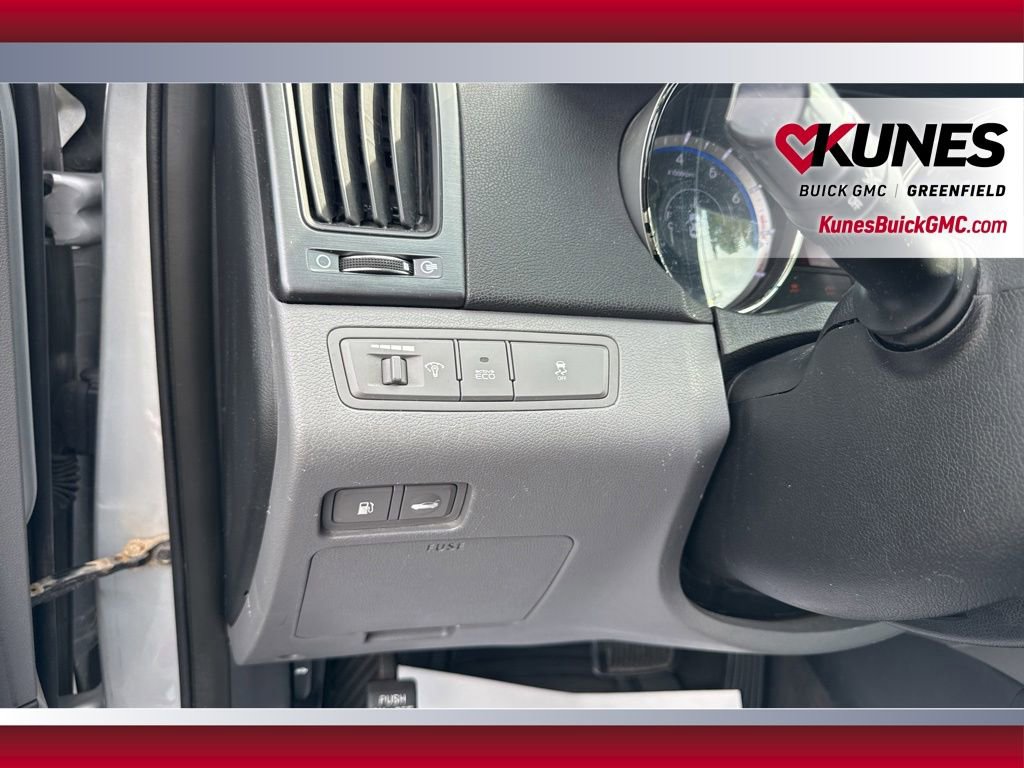 Used 2011 Hyundai Sonata GLS FWD image 17