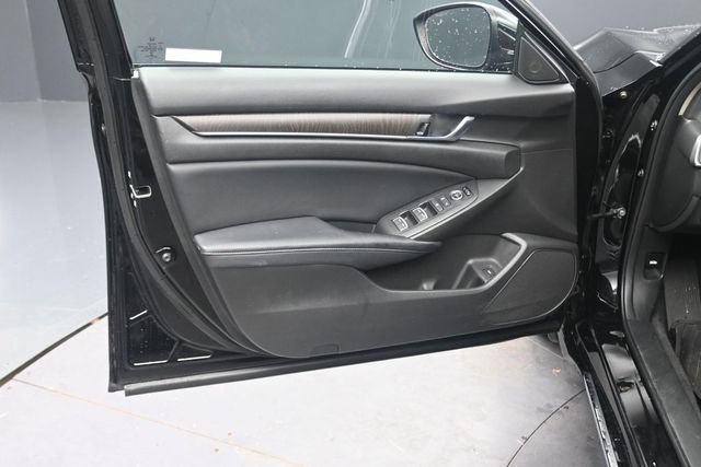 Used 2018 Honda Accord EX image 14