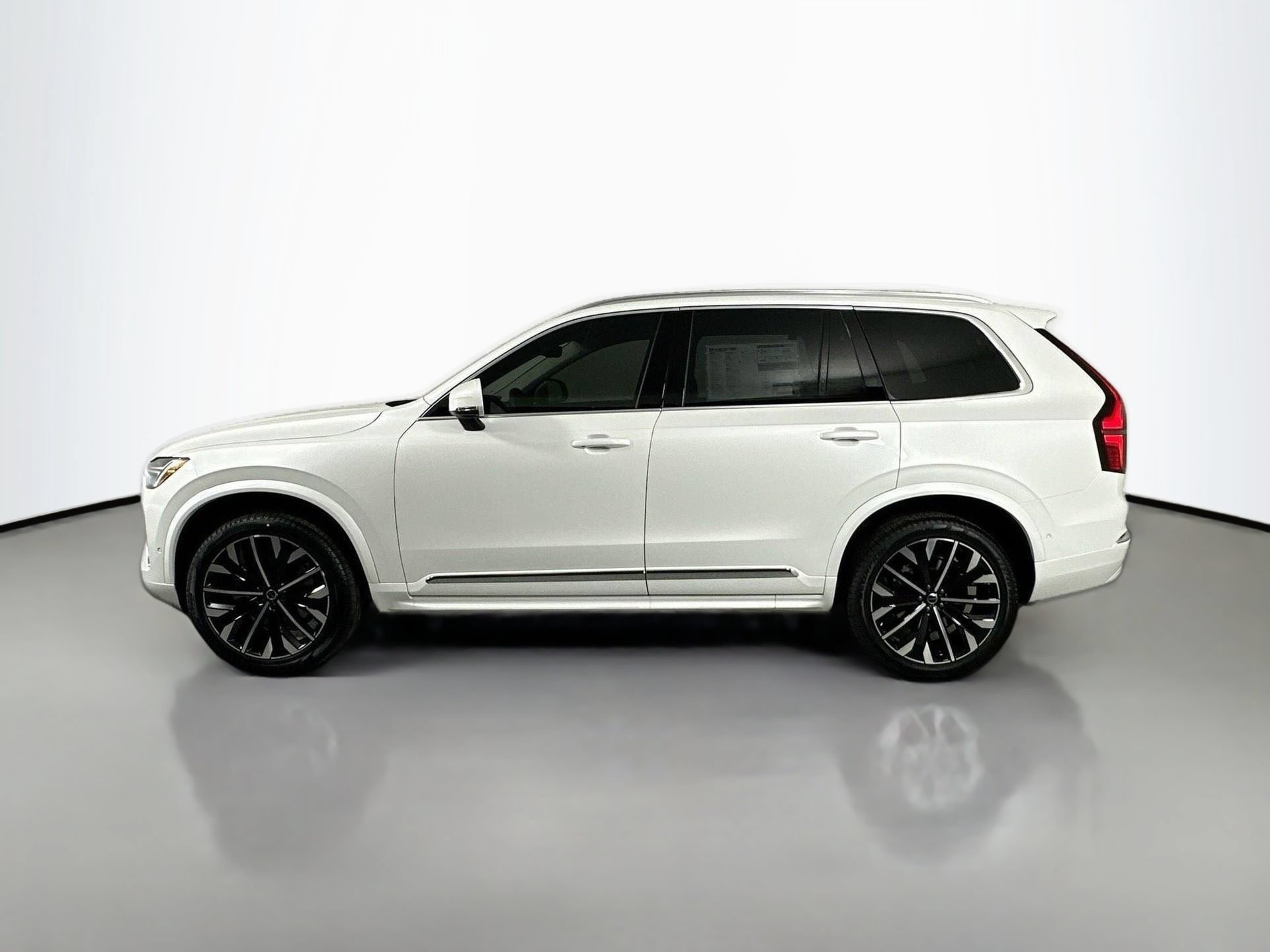 New 2026 Volvo XC90 B5 Plus w/ Protection Package Premier AWD/4WD image 9