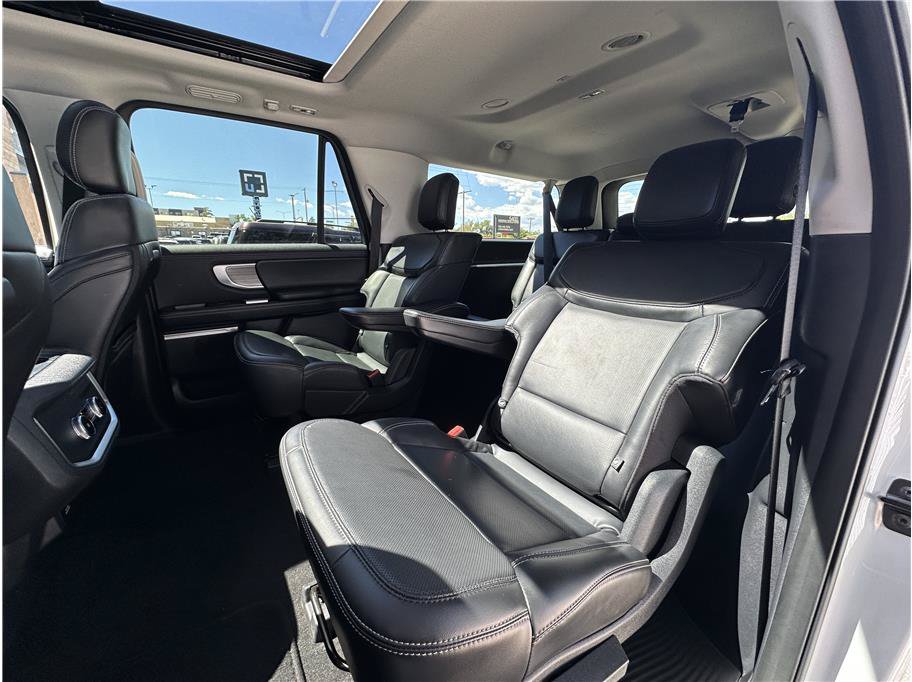 Used 2025 Ford Expedition Max Platinum AWD/4WD image 17