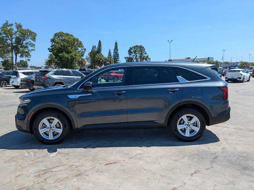 Certified 2021 Kia Sorento LX FWD image 5