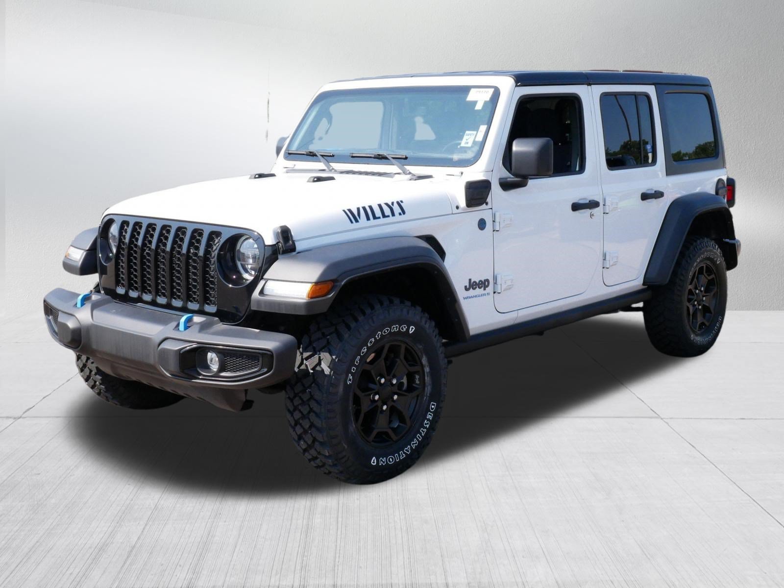 Used 2023 Jeep Wrangler Unlimited w/ Cold Weather Group AWD/4WD image 3